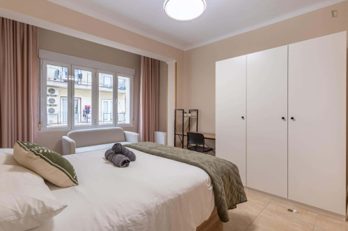 Room in Calle Sol, Granada for 150 m² with 6 bedrooms