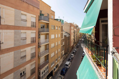 Room in Calle Santa Clotilde, Granada for 160 m² with 5 bedrooms - Gallery - 5