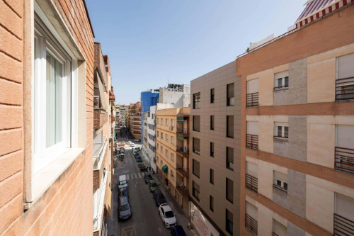 Room in Calle Santa Clotilde, Granada for 160 m² with 5 bedrooms - Gallery - 6