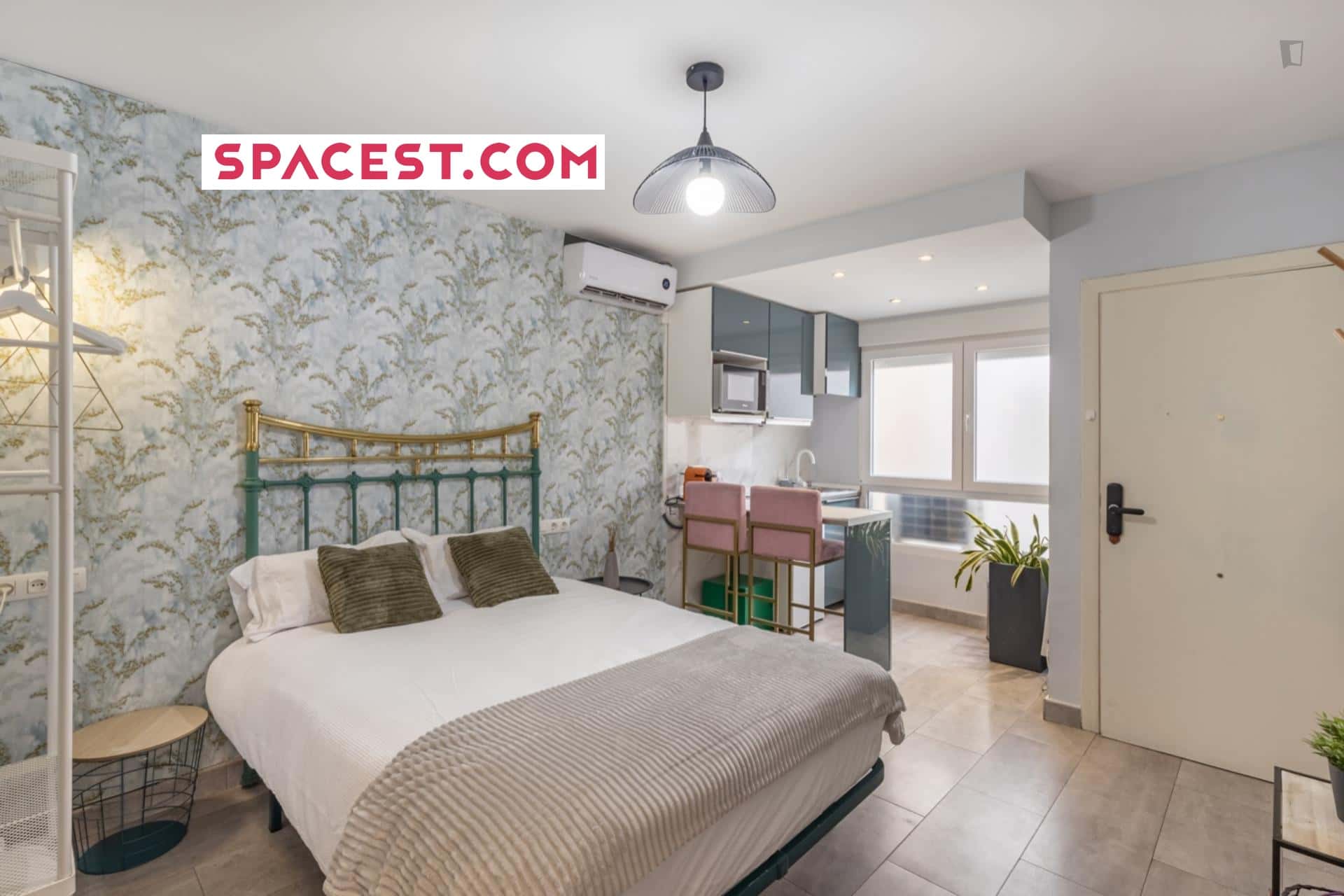 Apartment In Calle Misericordia, Granada For 25 M² - 1