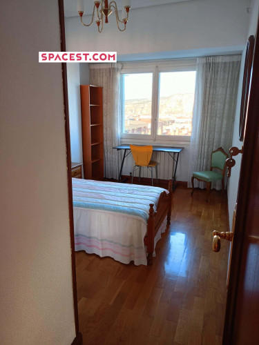 Room in Avenida de la Paz, Logroño for 110 m² with 3 bedrooms - Gallery - 6