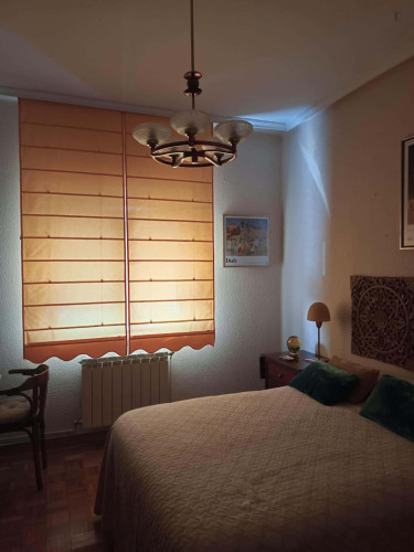 Room in Calle Chile, Oviedo for 75 m² with 2 bedrooms