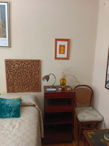 Room in Calle Chile, Oviedo for 75 m² with 2 bedrooms