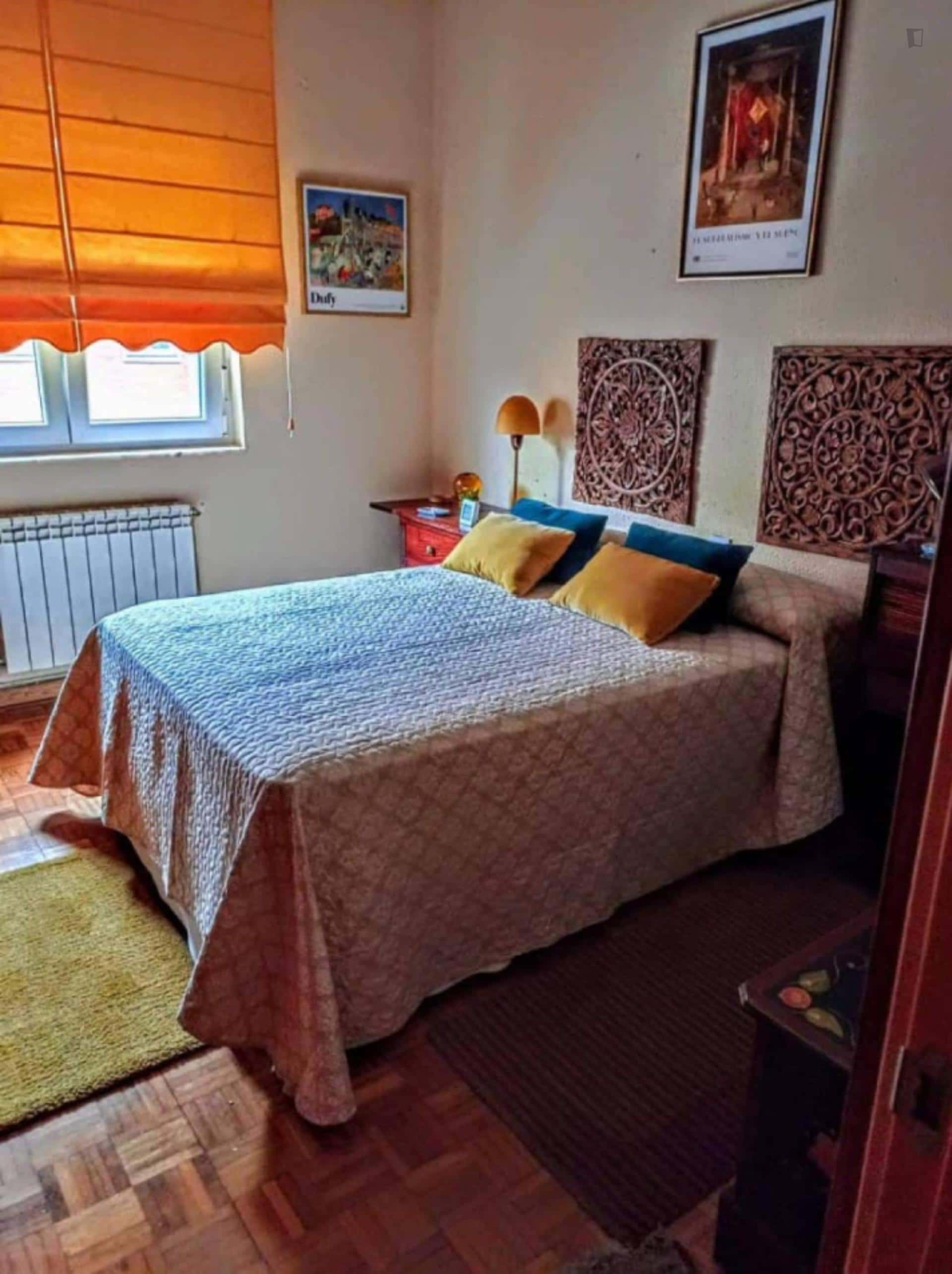 Room In Calle Chile, Oviedo For 75 M² With 2 Bedrooms - 2