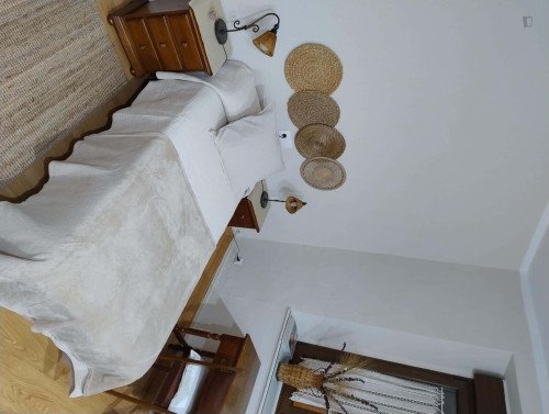 Room in Calle Campoamor, Oviedo with 5 bedrooms