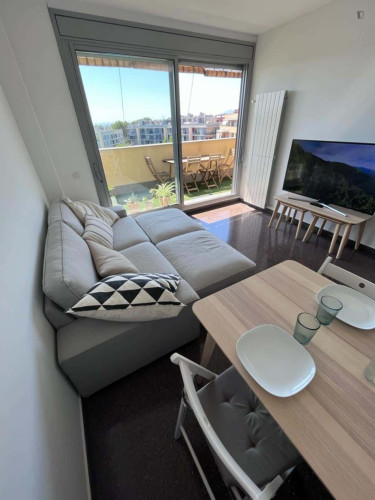 Room in Carrer de Bonaventura de Gayolà, Sant Cugat del Vallès with 2 bedrooms