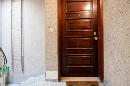 Appealing single bedroom in a 4-bedroom flat, in Bonfim