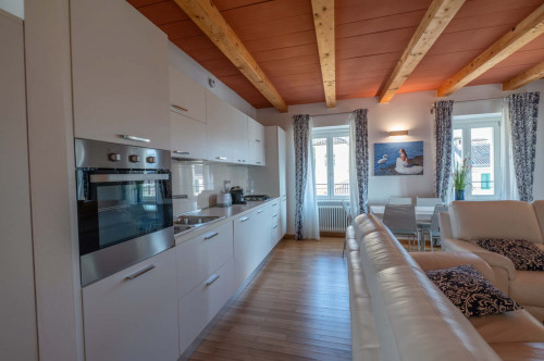 Apartment in Via Roma, Laveno-Mombello for 85 m² with 2 bedrooms