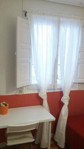 Attractive single bedroom near San Bernardo metro
