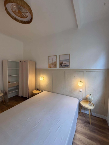 Room in Calle de Miguel de Cervantes, Zaragoza for 150 m² with 6 bedrooms