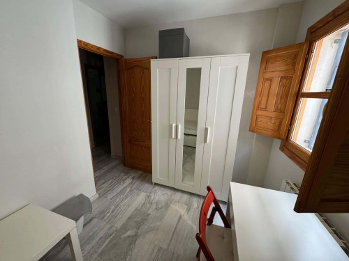 Apartment in Calle Serrano, Granada for 120 m² with 3 bedrooms - Gallery - 14