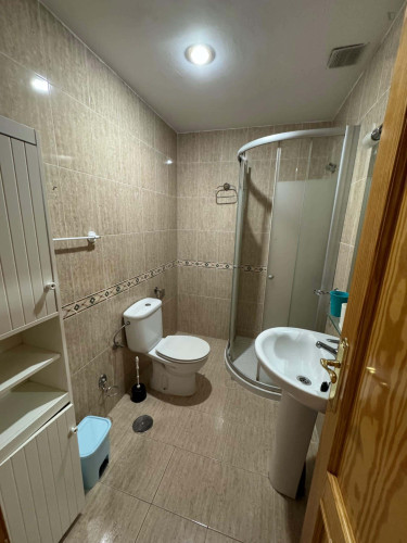 Apartment in Calle Serrano, Granada for 120 m² with 3 bedrooms