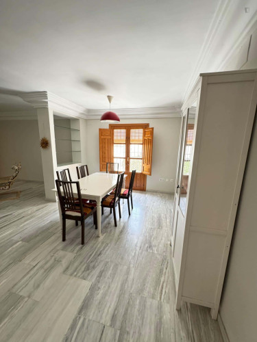 Apartment in Calle Serrano, Granada for 120 m² with 3 bedrooms - Gallery - 9