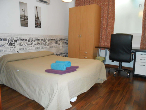 Apartment in Calle Recogidas, Granada with 3 bedrooms