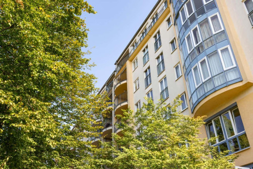 A Tropical Apartment on the Park in Mitte