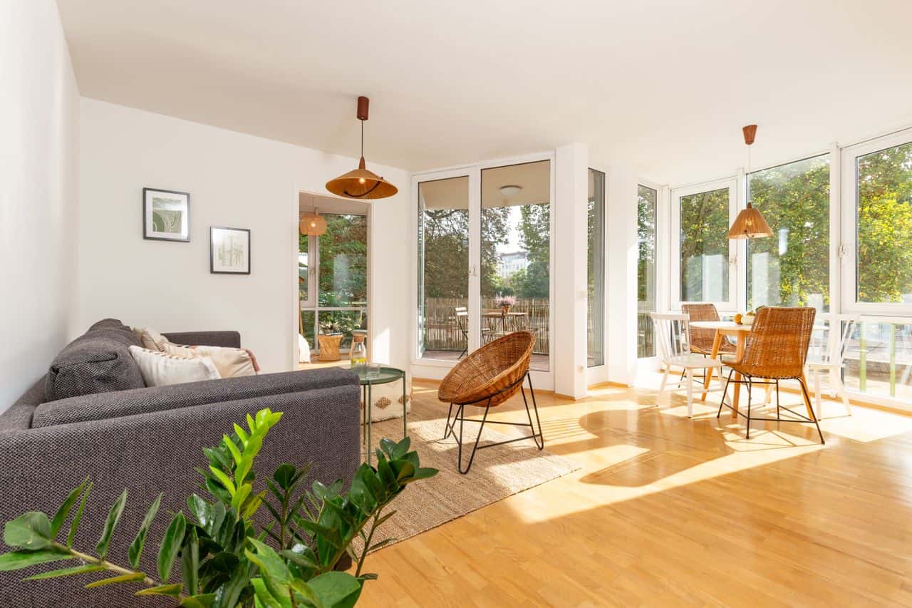 A Tropical Apartment On The Park In Mitte - A Tropical Apartment on the Park in Mitte - Gallery - 1