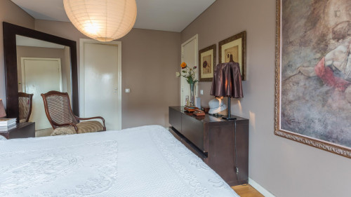 Posh double bedroom in a 4-bedroom apartment near Casa da Música  - Gallery -  5
