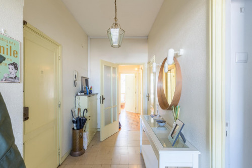 Roomy double bedroom in Cedofeita  - Gallery -  5