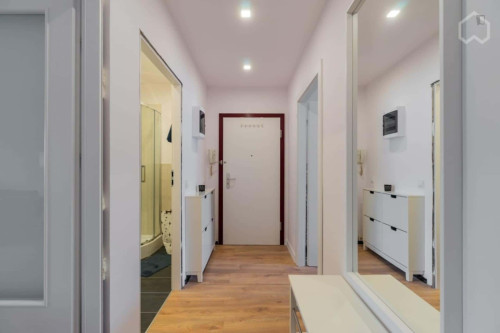 Apartment in Stralauer Allee, Berlin for 60 m² with 2 bedrooms