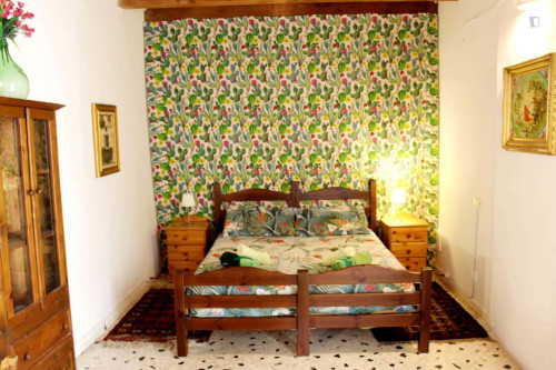 Room in Via Argenteria, Palermo for 350 m² with 8 bedrooms