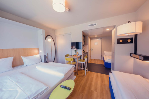 Cozy Modern Studio with Excellent Stuttgart Connections - Family Studio