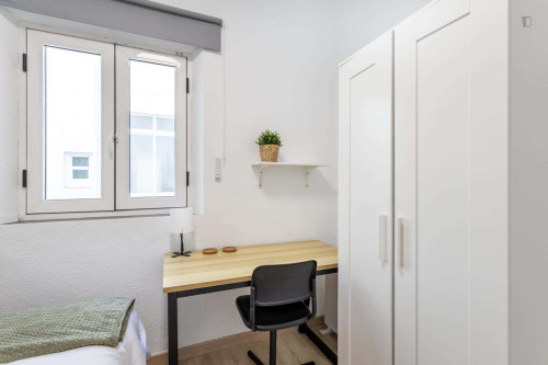 Room in Calle Santa Teresa, Granada for 120 m² with 5 bedrooms