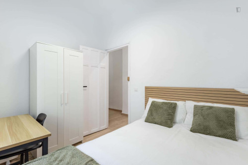 Room in Calle Santa Teresa, Granada for 120 m² with 5 bedrooms - Gallery - 6