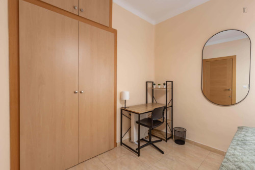 Room in Calle Sol, Granada for 150 m² with 6 bedrooms - Gallery - 15