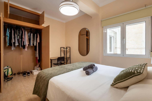 Room in Calle Sol, Granada for 150 m² with 6 bedrooms - Gallery - 13