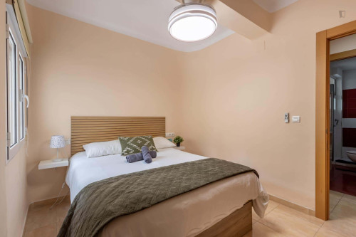 Room in Calle Sol, Granada for 150 m² with 6 bedrooms - Gallery - 18