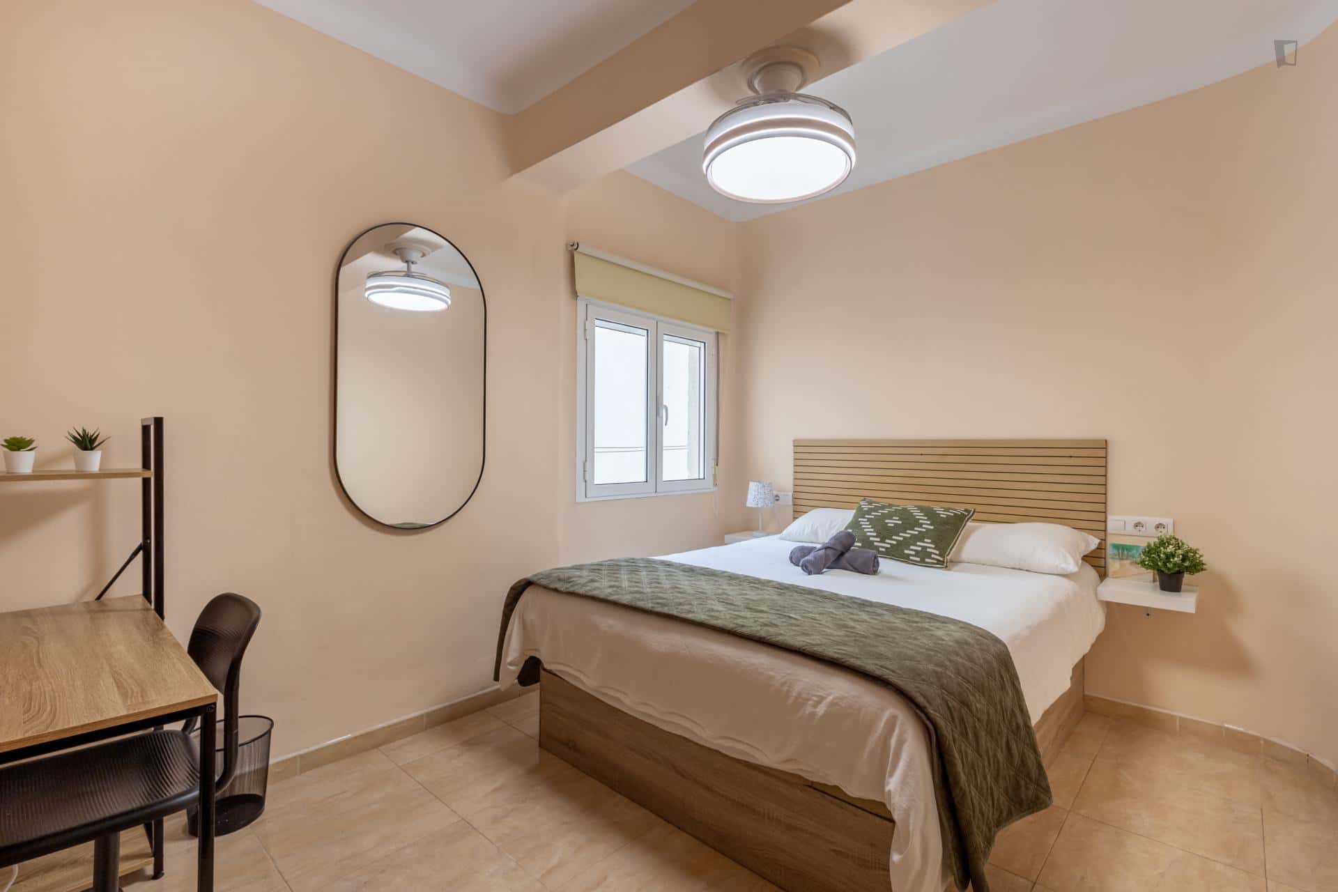  Room In Calle Sol, Granada For 150 M² With 6 Bedrooms  -  Room in Calle Sol, Granada for 150 m² with 6 bedrooms  - Gallery -  2