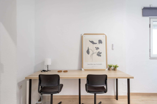 Room in Calle Santa Teresa, Granada for 120 m² with 5 bedrooms