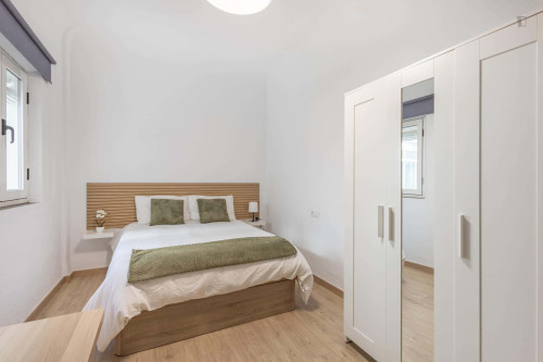 Room in Calle Santa Teresa, Granada for 120 m² with 5 bedrooms - Gallery - 5
