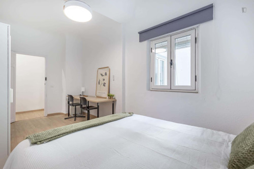 Room in Calle Santa Teresa, Granada for 120 m² with 5 bedrooms - Gallery - 6