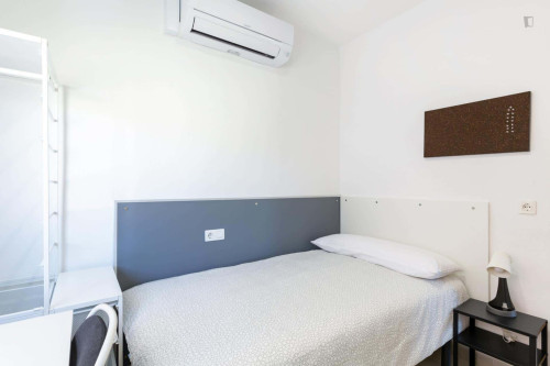Room with 4 bedrooms
