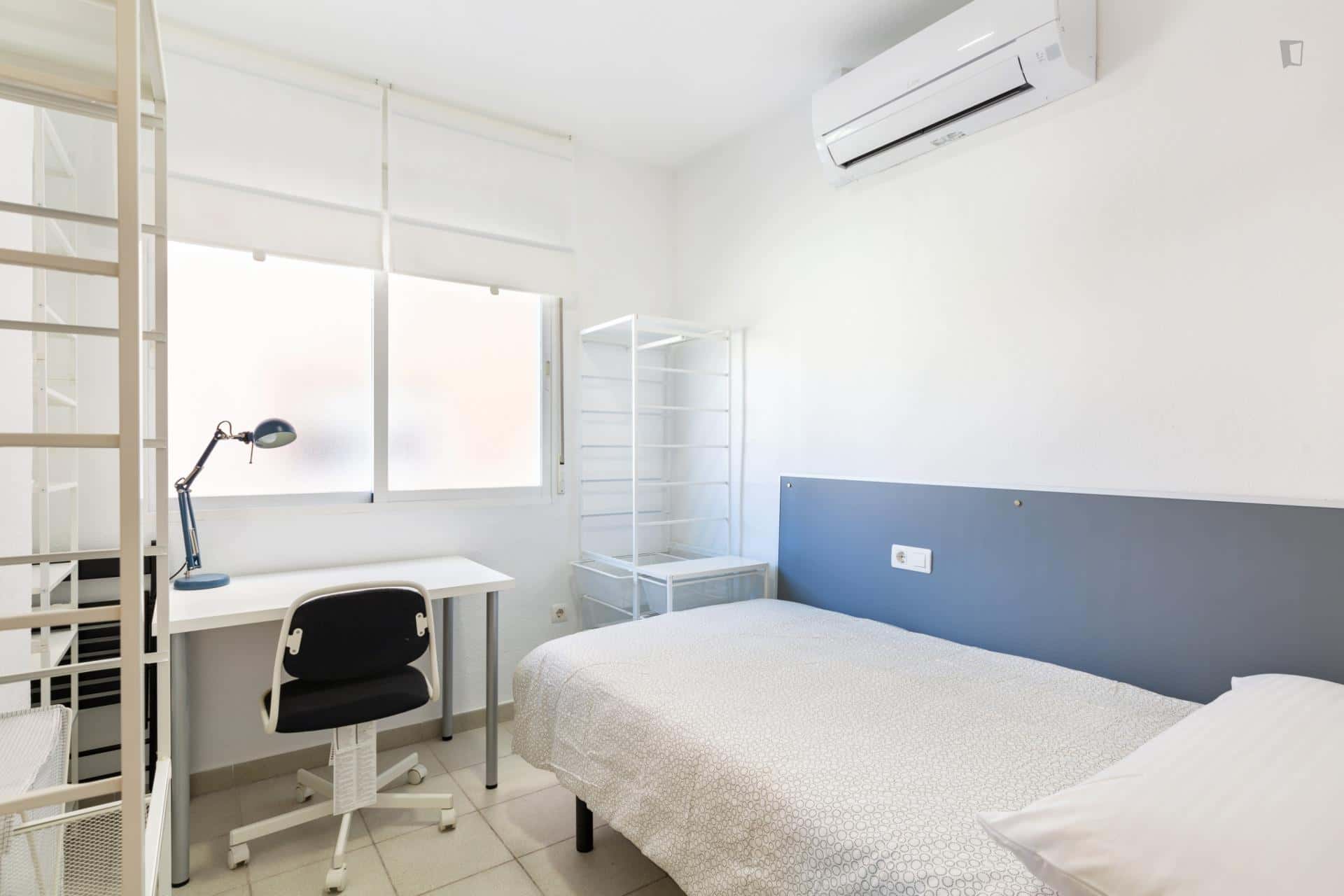 Room With 4 Bedrooms - 2