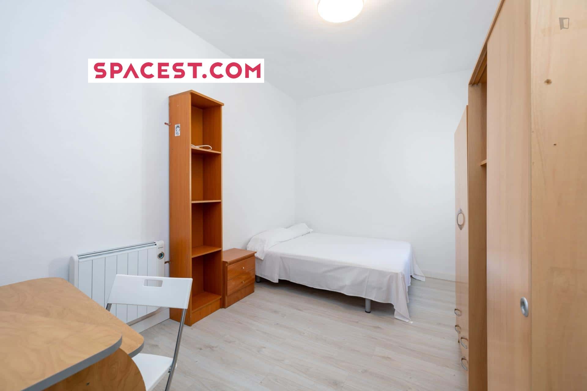 Room In Calle Santa Clotilde, Granada For 160 M² With 5 Bedrooms - 1