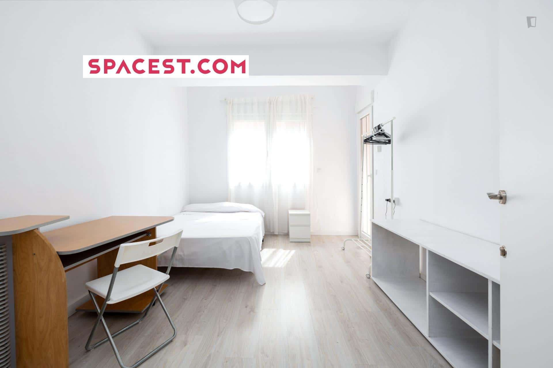 Room In Calle Santa Clotilde, Granada For 160 M² With 5 Bedrooms - 1