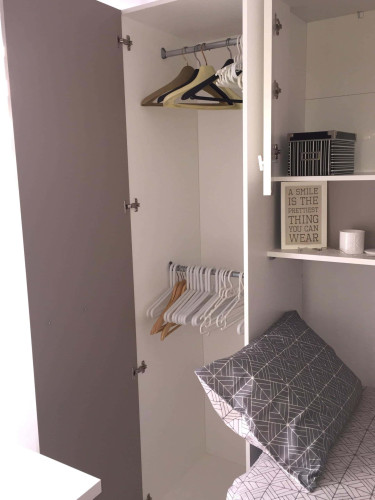 Room in Calle Víctor Hugo, Granada with 3 bedrooms