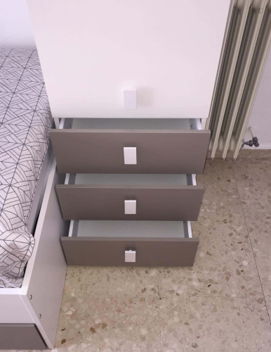 Room in Calle Víctor Hugo, Granada with 3 bedrooms