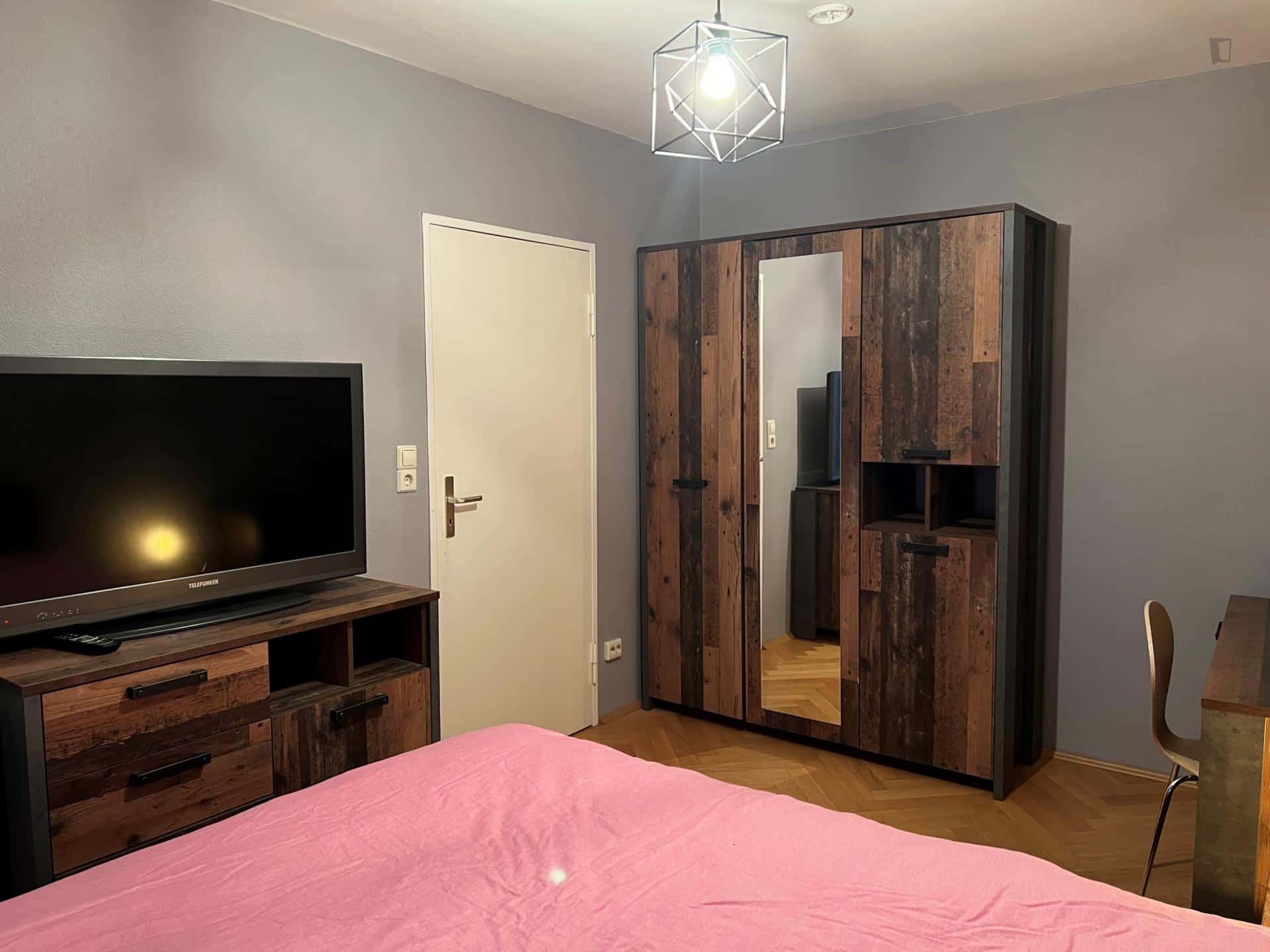  Room In Paulsborner Straße, Berlin For 116 M² With 3 Bedrooms  -  Room in Paulsborner Straße, Berlin for 116 m² with 3 bedrooms  - Gallery -  1