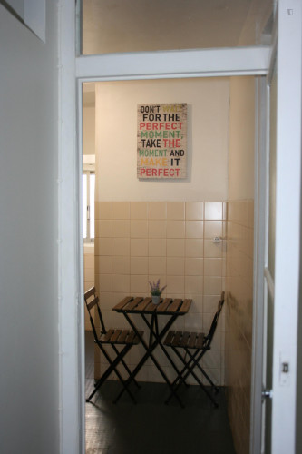 Adorable 2 bedroom apartment close to ISEG