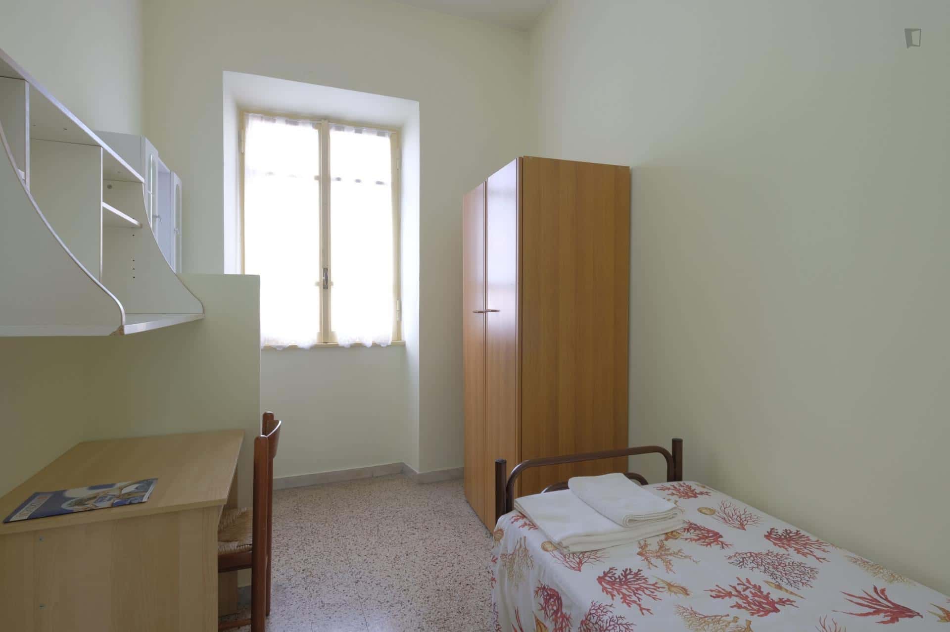Room In Via Degli Apuli, Roma With 9 Bedrooms - Room in Via degli Apuli, Roma with 9 bedrooms - Gallery - 1