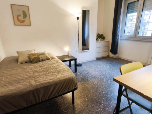 Room in Via Giulio Aristide Sartorio, Roma for 160 m² with 7 bedrooms