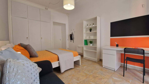 Room in Lungotevere di Pietra Papa, Roma for 157 m² with 6 bedrooms