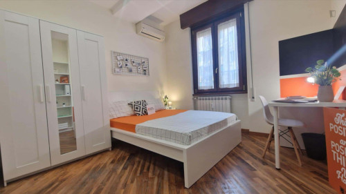 Room in Viale Ippocrate, Roma for 90 m² with 2 bedrooms