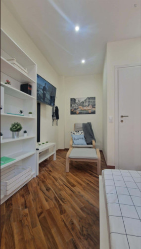 Room in Viale Ippocrate, Roma for 90 m² with 2 bedrooms