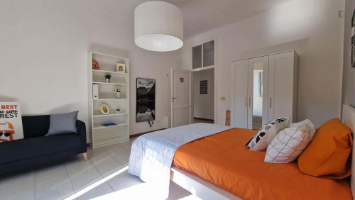 Room in Via Ostiense, Roma for 88 m² with 3 bedrooms