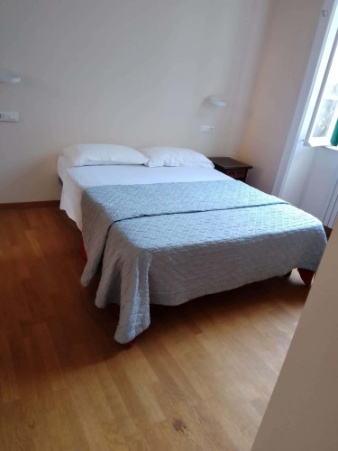 Room in Via Luigi Settembrini, Roma for 61 m² with 2 bedrooms