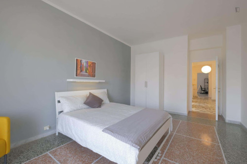 Room in Via Nemorense, Roma for 128 m² with 5 bedrooms